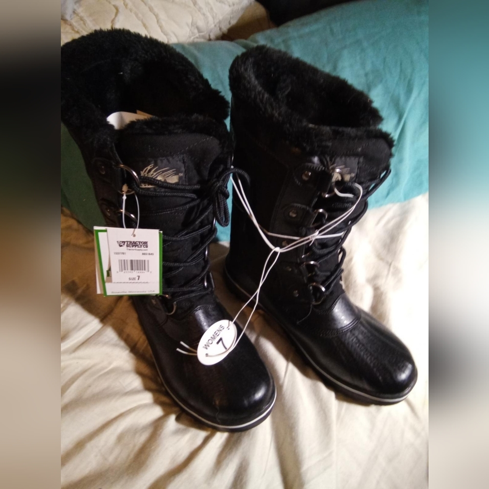COPY - Woman's snow boots